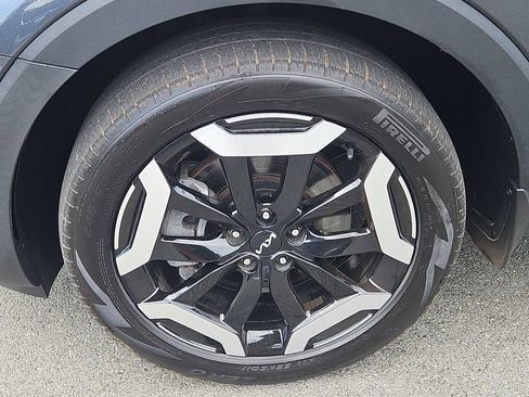 Certified 2024 Kia Telluride EX w/ EX Captain's Chair Package AWD/4WD image 6