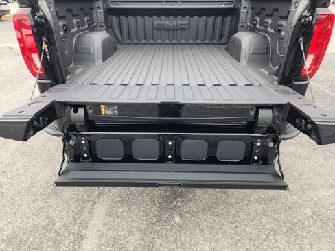 New 2026 GMC Sierra 1500 SLT w/ SLT Premium Package image 38