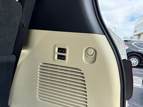 Used 2024 INFINITI QX80 Sensory w/ Cargo Package AWD/4WD image 36