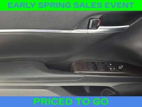Used 2024 Toyota Camry SE image 14