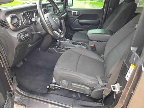 Used 2020 Jeep Wrangler Sport AWD/4WD image 16