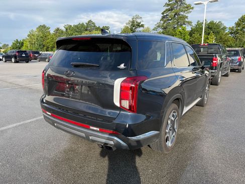 Used 2024 Hyundai Palisade Limited FWD image 6