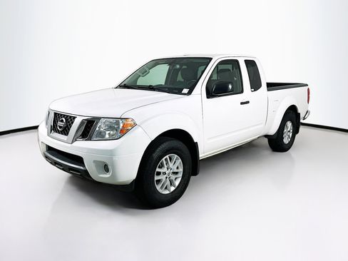Used 2018 Nissan Frontier SV w/ Value Truck Package AWD/4WD image 3