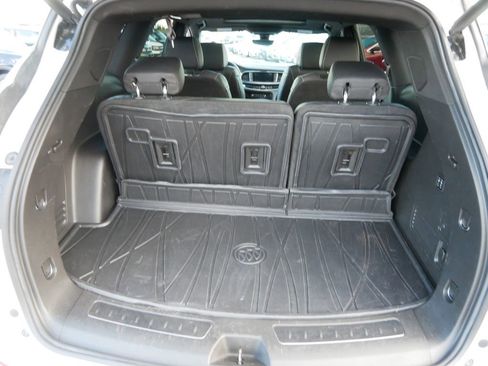 Used 2022 Buick Enclave Avenir image 9