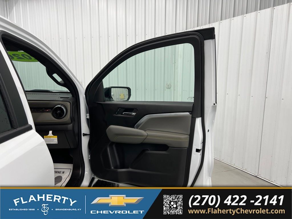 New 2026 Chevrolet Colorado ZR2 w/ Technology Package AWD/4WD image 14