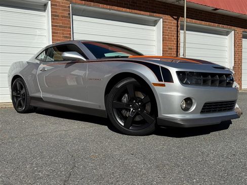 Used 2010 Chevrolet Camaro SS w/ LPO, Ground Effects Package image 28