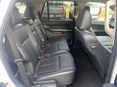 Certified 2024 Ford Expedition XLT image 19
