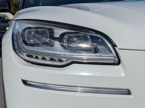 Used 2020 Lincoln Aviator Reserve w/ Equipment Group 202A image 10