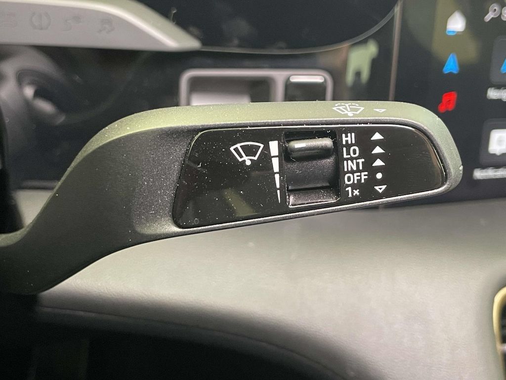 Certified 2025 Porsche Taycan 4S AWD/4WD image 43