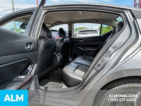 Used 2024 Nissan Altima 2.5 SR FWD image 17