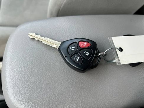 Used 2012 Toyota Corolla L FWD image 28