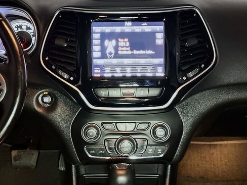 Used 2021 Jeep Cherokee Limited w/ Elite Package image 11