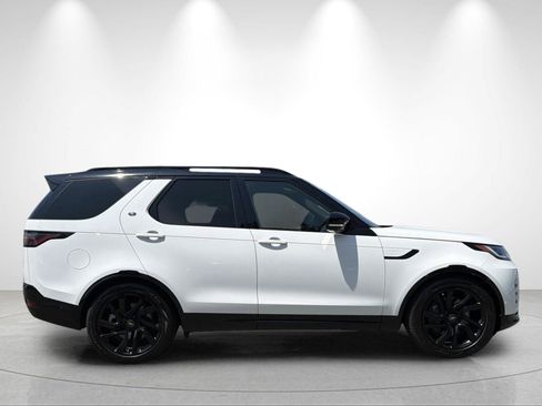 Used 2024 Land Rover Discovery Dynamic SE AWD/4WD image 6