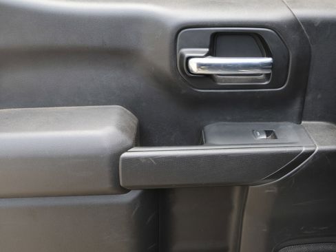 Used 2021 Chevrolet Silverado 1500 LT AWD/4WD image 32