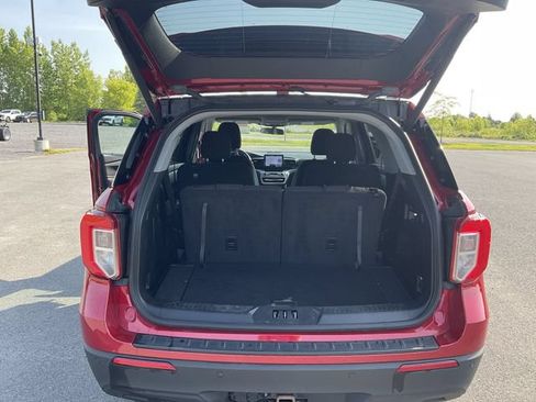 Used 2022 Ford Explorer XLT w/ Class IV Trailer Tow Package AWD/4WD image 24
