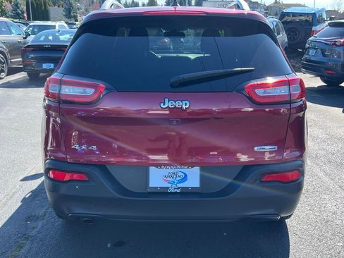 Used 2017 Jeep Cherokee Latitude image 8