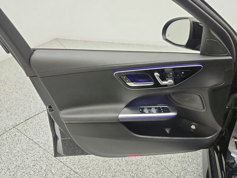 Used 2022 Mercedes-Benz C 300 Sedan image 14