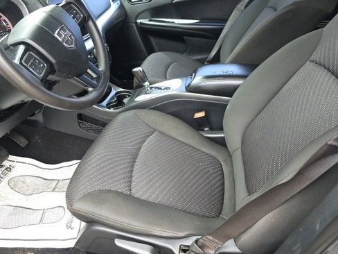 Used 2019 Dodge Journey SE image 13