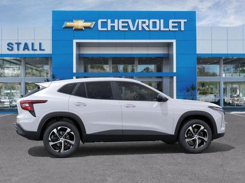 Used 2026 Chevrolet Trax RS w/ Driver Confidence Package FWD image 5