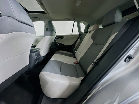 Used 2025 Toyota RAV4 XLE w/ Convenience Package FWD image 27