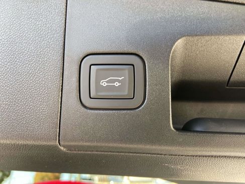 Used 2025 Cadillac XT5 Premium Luxury image 10