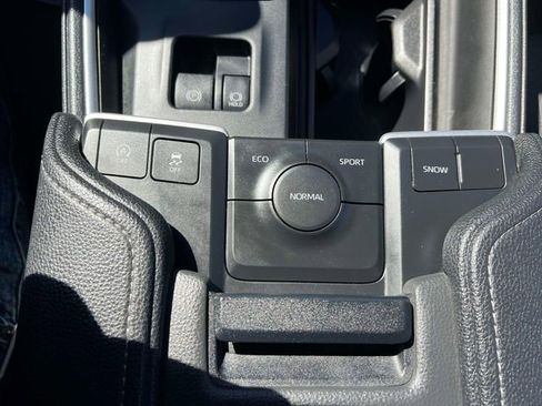 Certified 2025 Toyota Grand Highlander FWD image 33