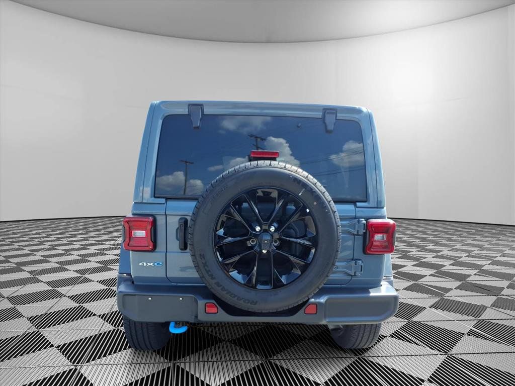 Certified 2024 Jeep Wrangler Unlimited Sahara AWD/4WD image 27