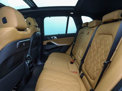 New 2026 BMW X5 xDrive50e w/ Executive Package image 21