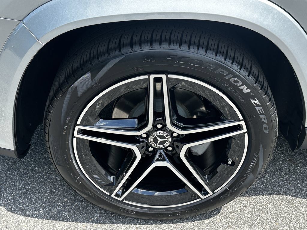 Certified 2026 Mercedes-Benz GLS 450 4MATIC image 20