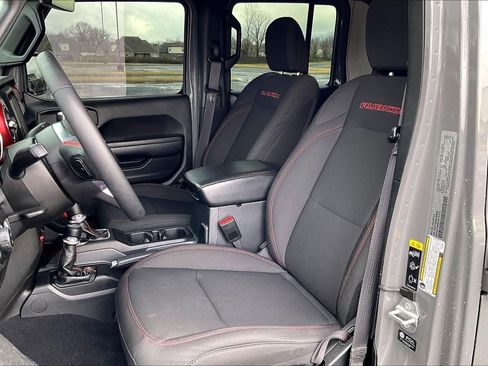 Used 2023 Jeep Gladiator Rubicon image 7