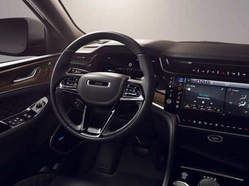New 2026 Jeep Grand Cherokee L Summit AWD/4WD image 8