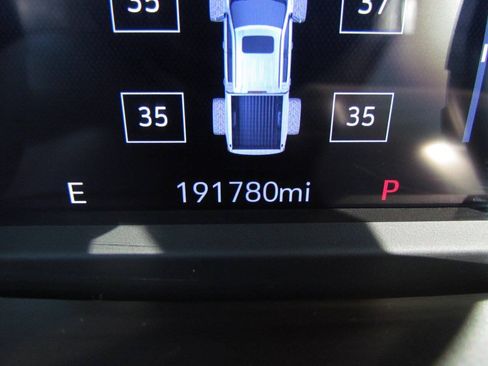 Used 2019 Chevrolet Silverado 1500 LTZ AWD/4WD image 22