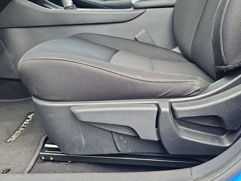 Used 2025 Nissan Sentra SV FWD image 27