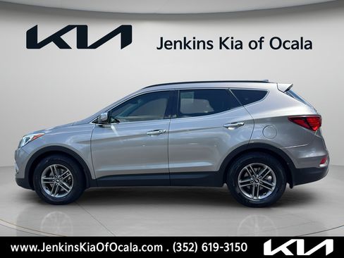 Used 2017 Hyundai Santa Fe Sport FWD image 6
