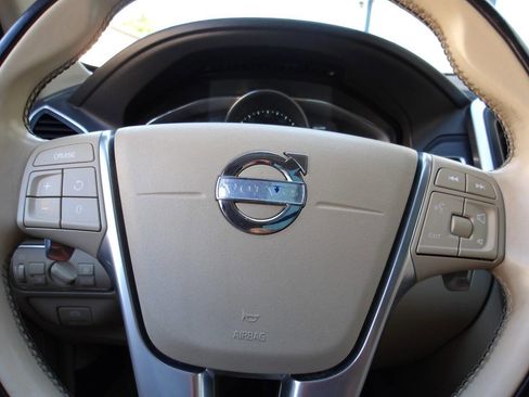 Used 2015 Volvo XC60 T6 w/ Proximity Package AWD/4WD image 14