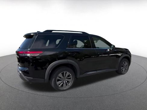 Used 2025 Nissan Pathfinder SV AWD/4WD image 15