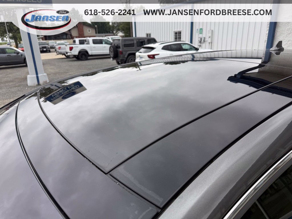 Used 2019 Ford Edge Titanium w/ Equipment Group 301A FWD image 22
