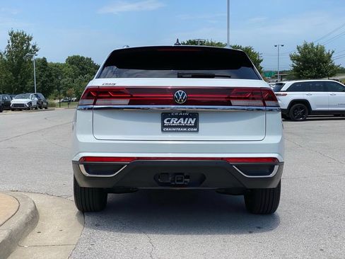 Used 2024 Volkswagen Atlas Cross Sport SE w/ Panoramic Sunroof Package AWD/4WD image 6