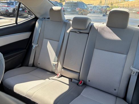 Used 2015 Toyota Corolla LE FWD image 16