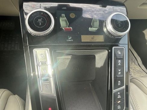 Certified 2022 Jaguar I-PACE HSE image 29