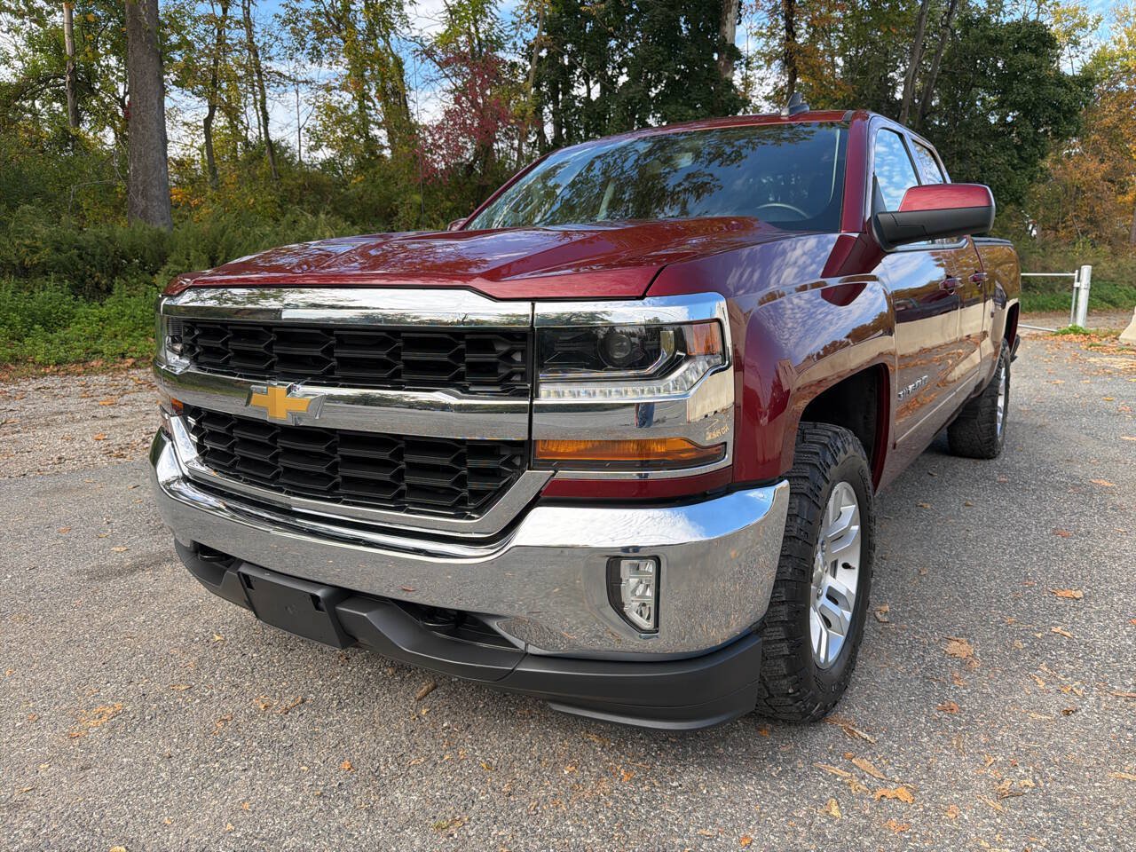 Used 2017 Chevrolet Silverado 1500 LT w/ All Star Edition AWD/4WD image 5