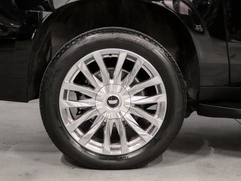 Used 2023 Cadillac Escalade ESV Premium Luxury AWD/4WD image 9