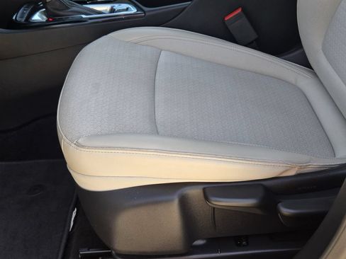 Used 2024 Buick Encore GX Preferred FWD image 21