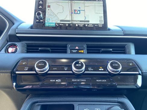 Used 2025 Honda Pilot Touring image 40