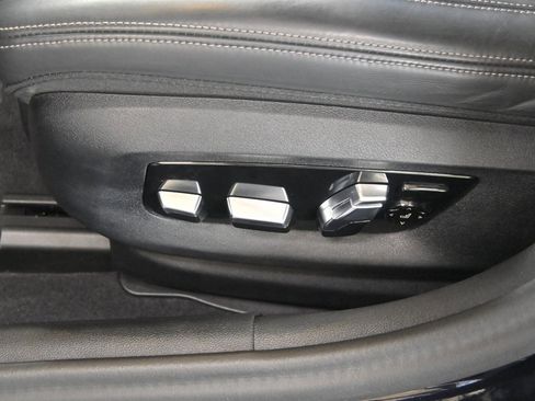 Used 2023 BMW M550i xDrive w/ Executive Package image 11