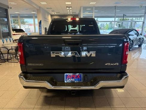 Used 2025 RAM 1500 Big Horn AWD/4WD image 3