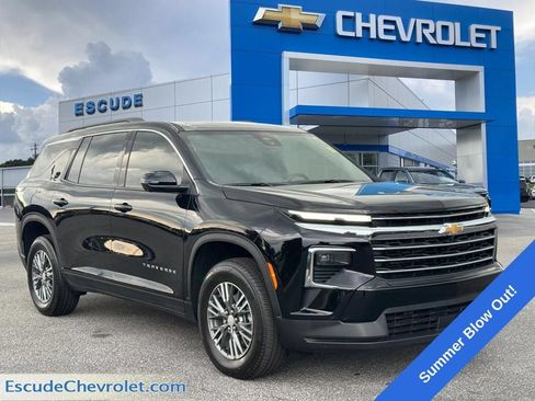 Used 2026 Chevrolet Traverse LT w/ Driver Confidence Package FWD image 1
