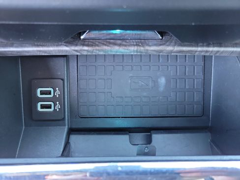 Used 2019 Ford Expedition Limited w/ Equipment Group 301A image 16