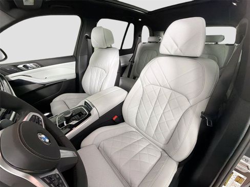 New 2026 BMW X5 xDrive40i w/ M Sport Package AWD/4WD image 18