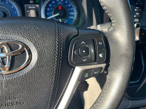 Used 2018 Toyota Sienna XLE image 39